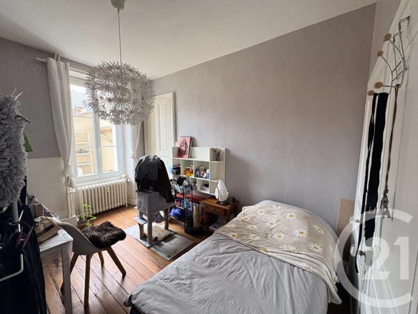 Immeuble à vendre  157,53 m 2   CHATEAUROUX  - 36