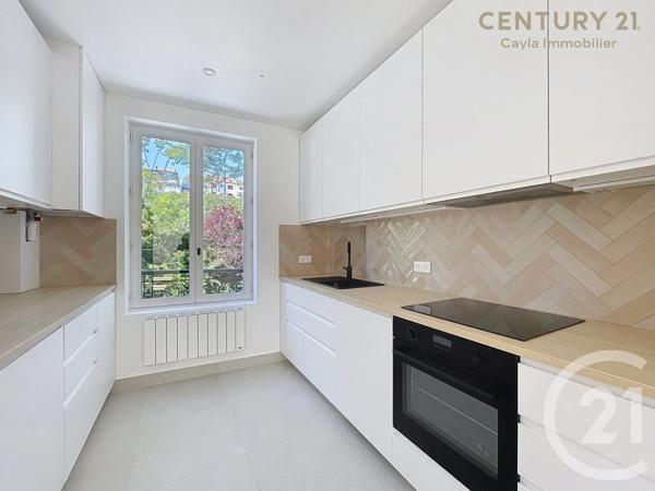 Appartement F3 à vendre  3 pièces - 70,96 m 2   SURESNES  - 92