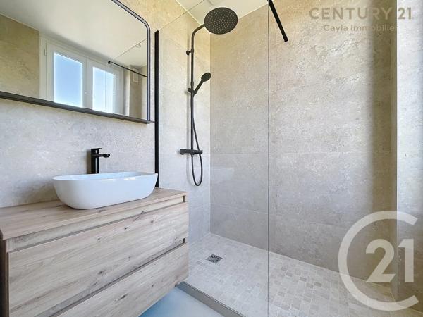 Appartement F3 à vendre  3 pièces - 70,96 m 2   SURESNES  - 92