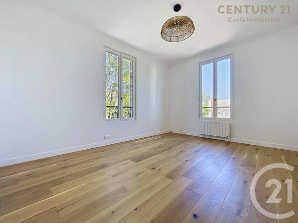 Appartement F3 à vendre  3 pièces - 70,96 m 2   SURESNES  - 92