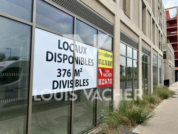 Murs commerciaux libres de 377 m² à vendre à Bordeaux