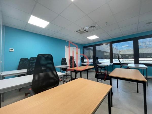 Bureau de 350 m² à louer à Bordeaux Lac - Bruges