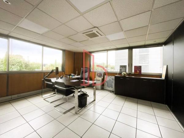 Bureau de 638 m² à vendre à Bordeaux Bassins A Flot