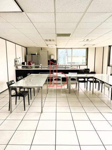 Bureau de 638 m² à vendre à Bordeaux Bassins A Flot