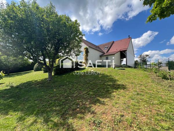 Grande demeure familiale, avec piscine couverte et grand terrain arboré - 72540 Loué