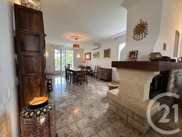 Maison à vendre  8 pièces - 200 m 2   CHATEAUROUX  - 36