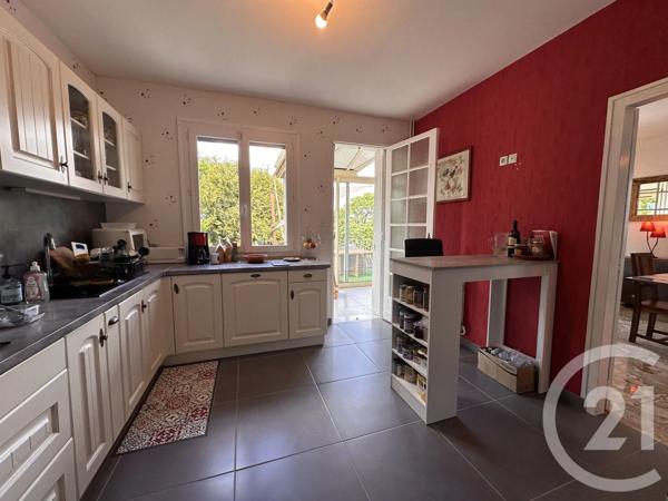 Maison à vendre  8 pièces - 200 m 2   CHATEAUROUX  - 36