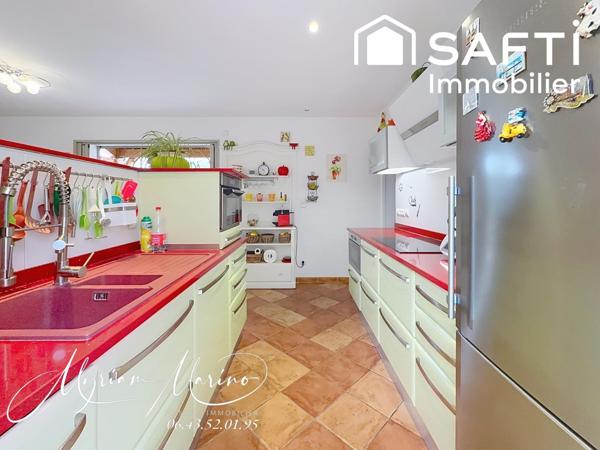 À VENDRE VILLA AVEC’ PISCINE - À 400 M DES PLAGES - SAINT AYGULF (83370)