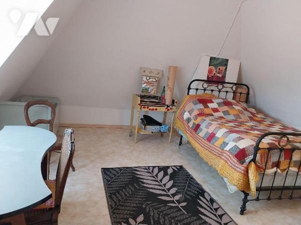 AURILLAC, à vendre, maison d'habitation comprenant, S/S : un grand garage, un atelier, une cave...