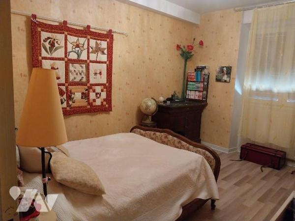 AURILLAC, à vendre, maison d'habitation comprenant, S/S : un grand garage, un atelier, une cave...
