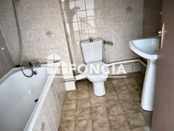 Location Appartement 5 pièces 103 m² - 40 RUE PONT DU GAT Valence 26000