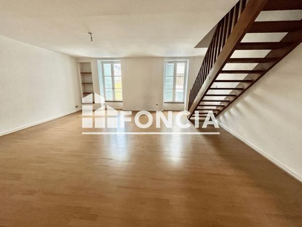 Location Appartement 5 pièces 103 m² - 40 RUE PONT DU GAT Valence 26000