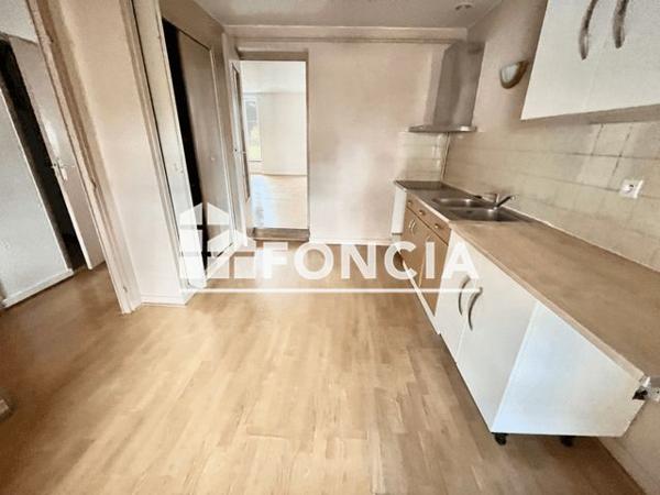 Location Appartement 5 pièces 103 m² - 40 RUE PONT DU GAT Valence 26000