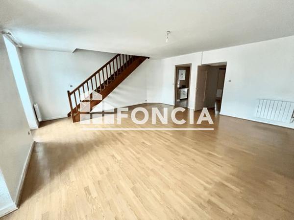 Location Appartement 5 pièces 103 m² - 40 RUE PONT DU GAT Valence 26000