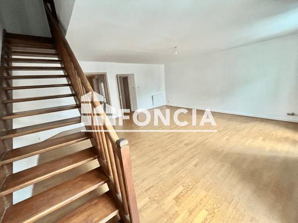 Location Appartement 5 pièces 103 m² - 40 RUE PONT DU GAT Valence 26000