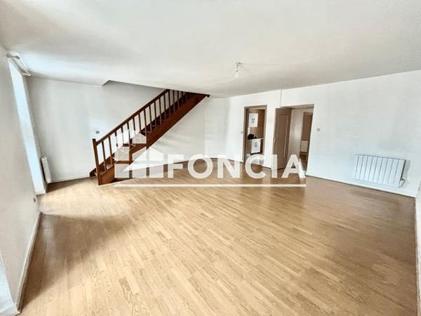 Location Appartement 5 pièces 103 m² - 40 RUE PONT DU GAT Valence 26000