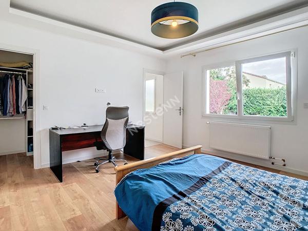 Maison Vallet, centre bourg, à 1min de l'axe Nantes-Cholet, à 5min de la gare du Pallet et à 25min de Nantes