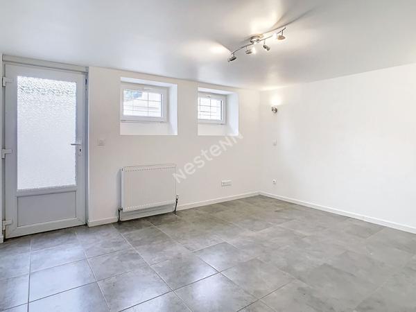 Maison Vallet, centre bourg, à 1min de l'axe Nantes-Cholet, à 5min de la gare du Pallet et à 25min de Nantes