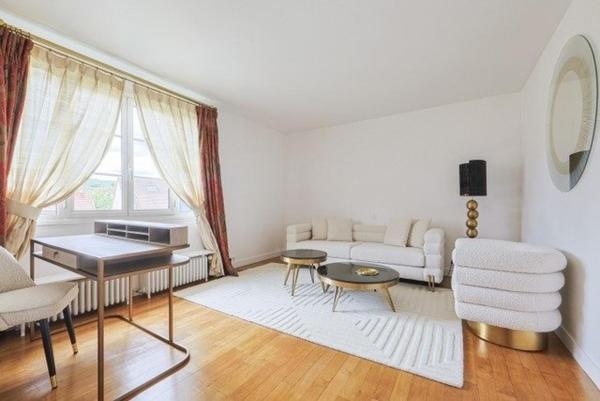 Maison de 4 chambres, jardin et dépendance, en très bon état