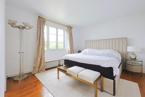 Maison de 4 chambres, jardin et dépendance, en très bon état