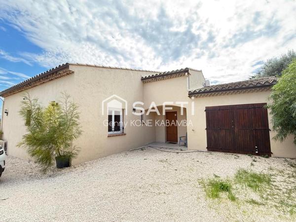 Sanary-sur-Mer: Villa Contemporaine avec Vue Dégagée, Calme Absolu et Prestations Haut de Gamme.