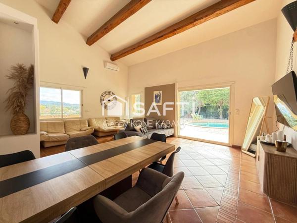 Sanary-sur-Mer: Villa Contemporaine avec Vue Dégagée, Calme Absolu et Prestations Haut de Gamme.