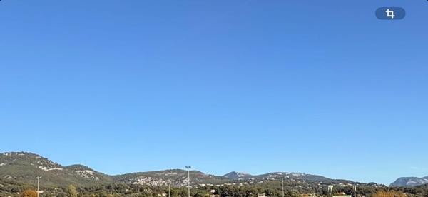 Sanary-sur-Mer: Villa Contemporaine avec Vue Dégagée, Calme Absolu et Prestations Haut de Gamme.