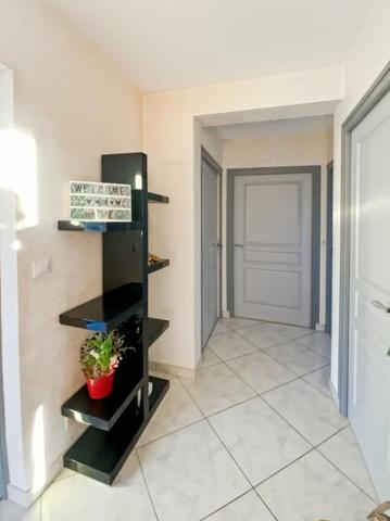 Maison traditionnelle avec jardin clos
