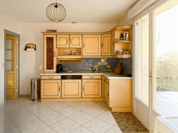 Maison traditionnelle avec jardin clos