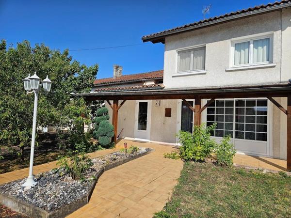 Superbe bâtisse  de 1750 à Champniers (16430)