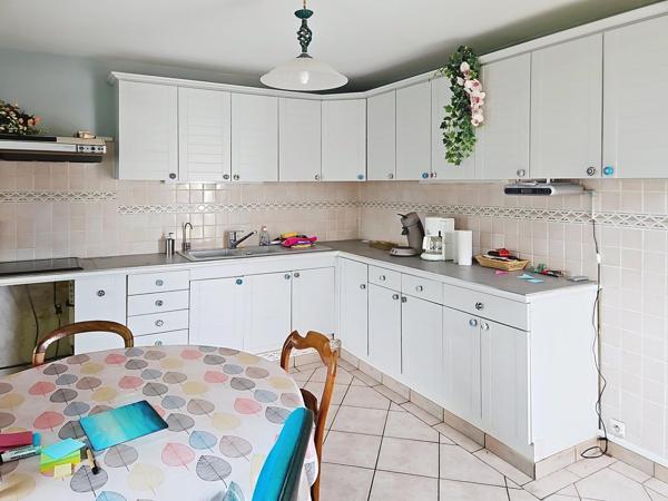 Superbe bâtisse  de 1750 à Champniers (16430)