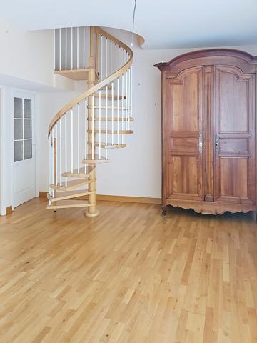 Superbe bâtisse  de 1750 à Champniers (16430)