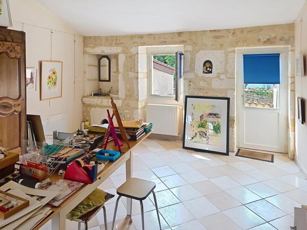 Superbe bâtisse  de 1750 à Champniers (16430)