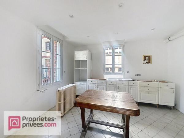 Maison de Maître  rénovée avec jardin de 545 m² et terrain constructible