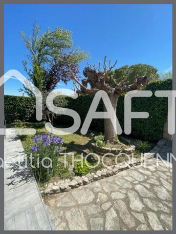 Maison de 123 m2 avec 4 grandes chambres, un garage et une dépendance