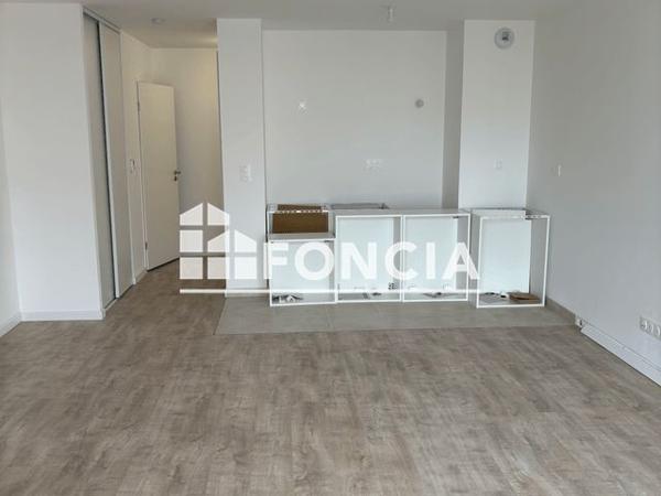 Location Appartement 3 pièces 59.9 m² - 74 Rue Elisabeth Lion Angers 49000