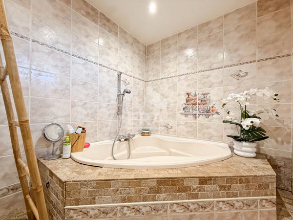 À Vendre - Maison de charme - 146 m² - Marseille 10e