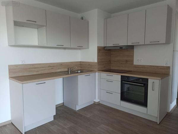 Appartement à louer à Combourg en Ille-et-Vilaine (35270), ref : 091-619   
COMBOURG