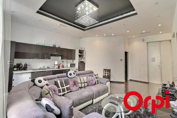 Appartement à vendre    4 pièces • 103,64 m2 Marseille 7