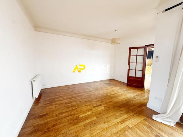 Maison à vendre à Argenteuil - 5 pièces, 3 chambres à 9 minutes de la gare . 285 000 EUR **  - Référence  4510