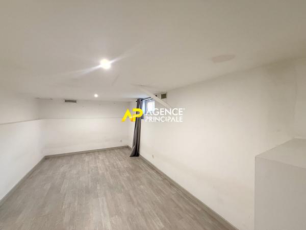 Maison à vendre à Argenteuil - 5 pièces, 3 chambres à 9 minutes de la gare . 285 000 EUR **  - Référence  4510