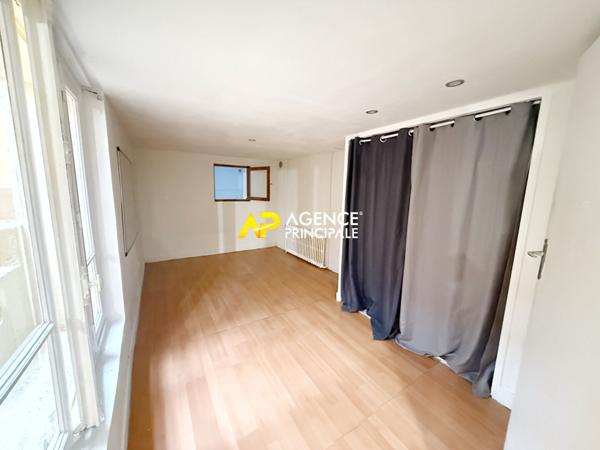 Maison à vendre à Argenteuil - 5 pièces, 3 chambres à 9 minutes de la gare . 285 000 EUR **  - Référence  4510