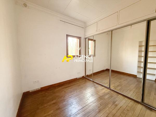 Maison à vendre à Argenteuil - 5 pièces, 3 chambres à 9 minutes de la gare . 285 000 EUR **  - Référence  4510