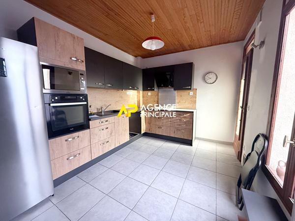 Maison à vendre à Argenteuil - 5 pièces, 3 chambres à 9 minutes de la gare . 285 000 EUR **  - Référence  4510