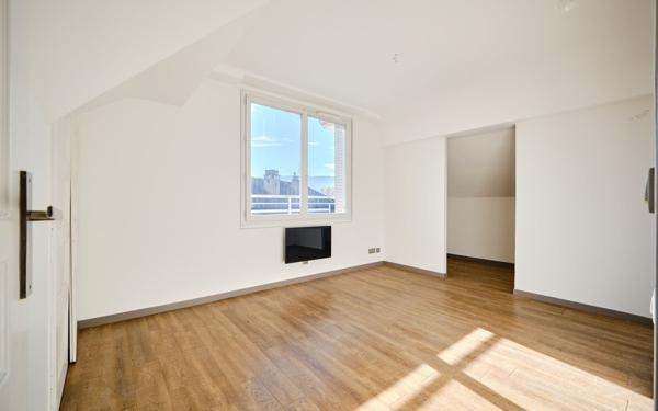 Appartement à vendre    3 pièces • 67,82 m2 Annecy