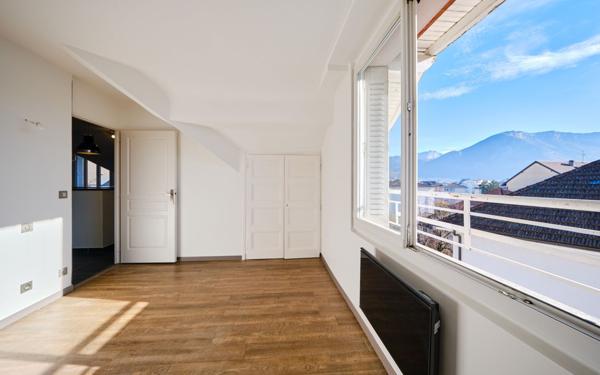 Appartement à vendre    3 pièces • 67,82 m2 Annecy
