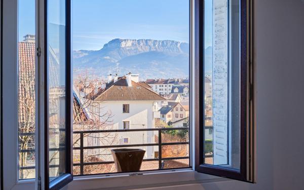 Appartement à vendre    3 pièces • 67,82 m2 Annecy
