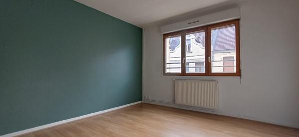 Maison 3 Chambres et 1 bureau.