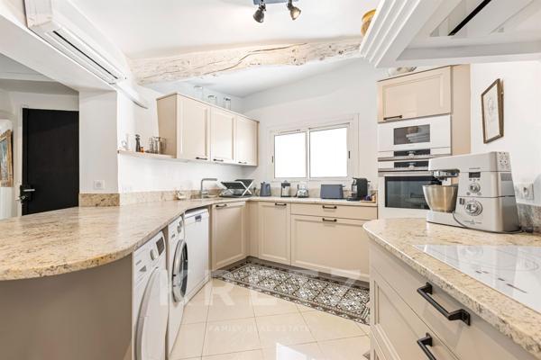 APPARTEMENT CENTRE HISTORIQUE AVEC ASCENSEUR