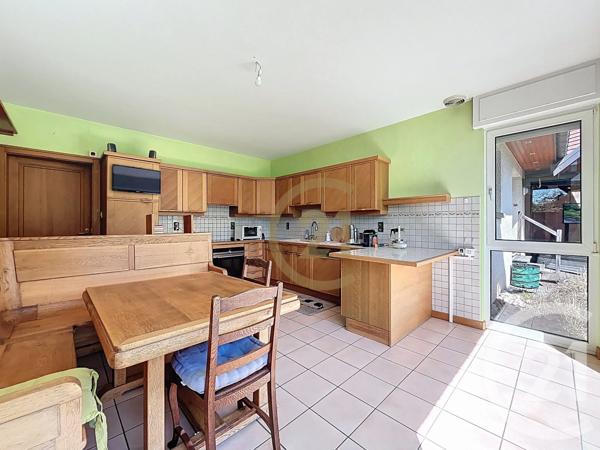 Maison à vendre  9 pièces - 218 m 2   LURE  - 70